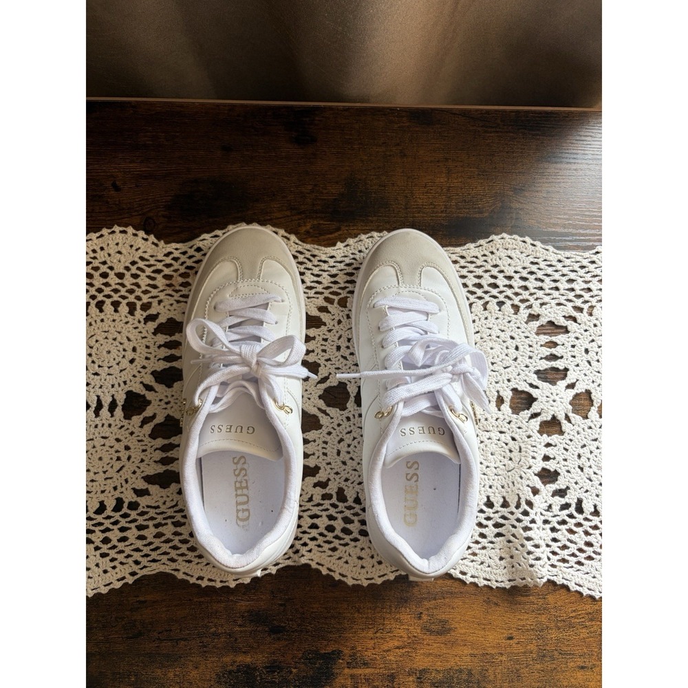 Guess Women's White Lace Up Fashion Sneakers Gold Tone Accent Casual Shoes 8.5